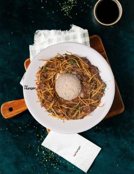 180 qr. Dana Can Əti, Göbələk, Soğan, Sarımsaq, Qaymaq, Kibrit Kartof Qızartması, Demi Glace Sous