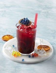 qırmızı giləmeyvə çayı, satsuma, şirin və turş qarışığı, bobajoy qaragilə