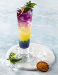 Mavi kəpənək çayı, evsayağı limonad, qaragilə