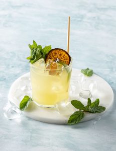 Gin, zəncəfil, limon, nanə