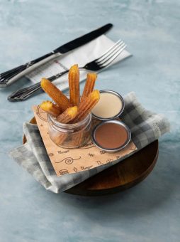 Südlü və ağ şokolad