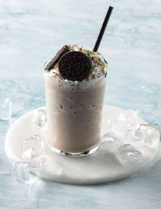 Şokoladlı dondurma, vanil, süd, oreo