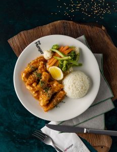 Düyü, sotelənmiş tərəvəzlər, limon